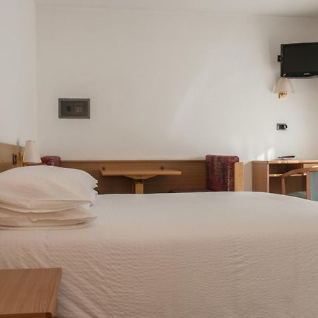 Hotel Ai Pini Vigo di Fassa Dış mekan fotoğraf
