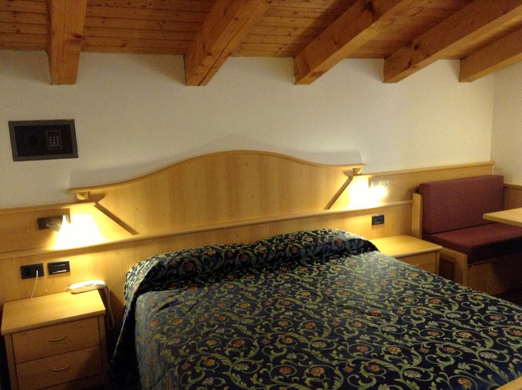Hotel Ai Pini Vigo di Fassa Dış mekan fotoğraf