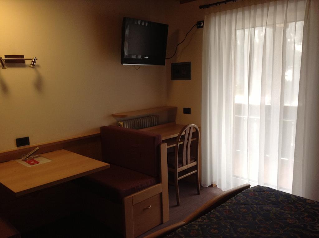 Hotel Ai Pini Vigo di Fassa Dış mekan fotoğraf