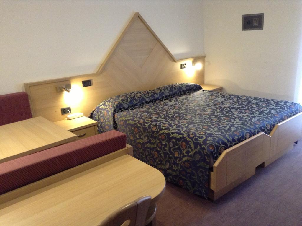 Hotel Ai Pini Vigo di Fassa Dış mekan fotoğraf
