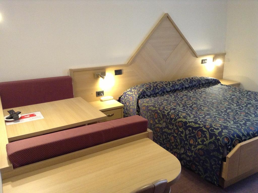 Hotel Ai Pini Vigo di Fassa Dış mekan fotoğraf