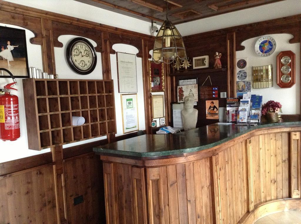 Hotel Ai Pini Vigo di Fassa Dış mekan fotoğraf