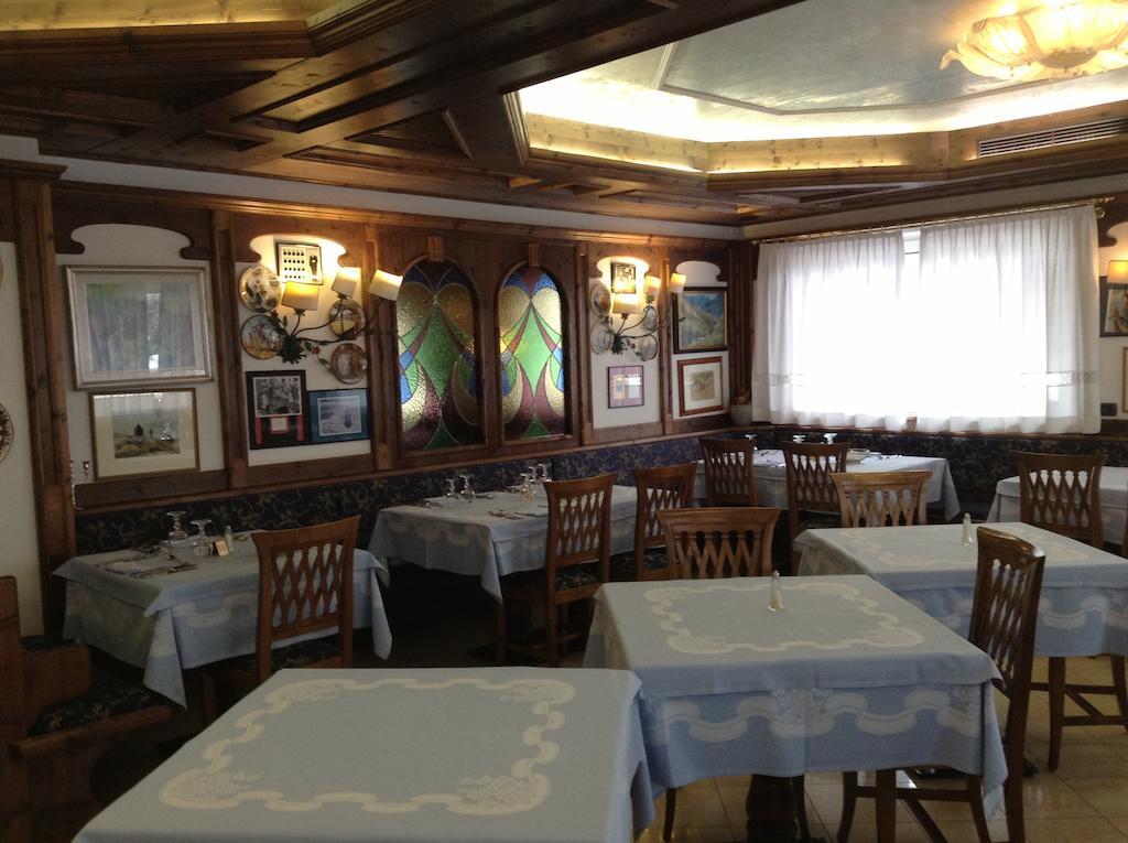 Hotel Ai Pini Vigo di Fassa Dış mekan fotoğraf