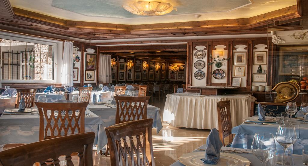 Hotel Ai Pini Vigo di Fassa Dış mekan fotoğraf