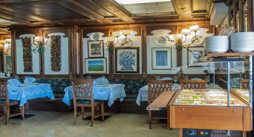 Hotel Ai Pini Vigo di Fassa Dış mekan fotoğraf