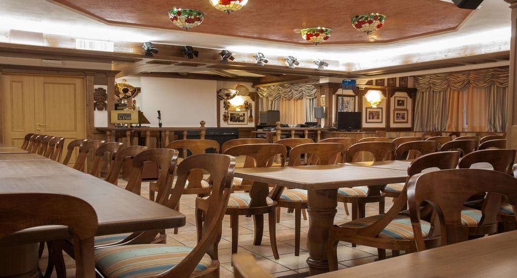 Hotel Ai Pini Vigo di Fassa Dış mekan fotoğraf